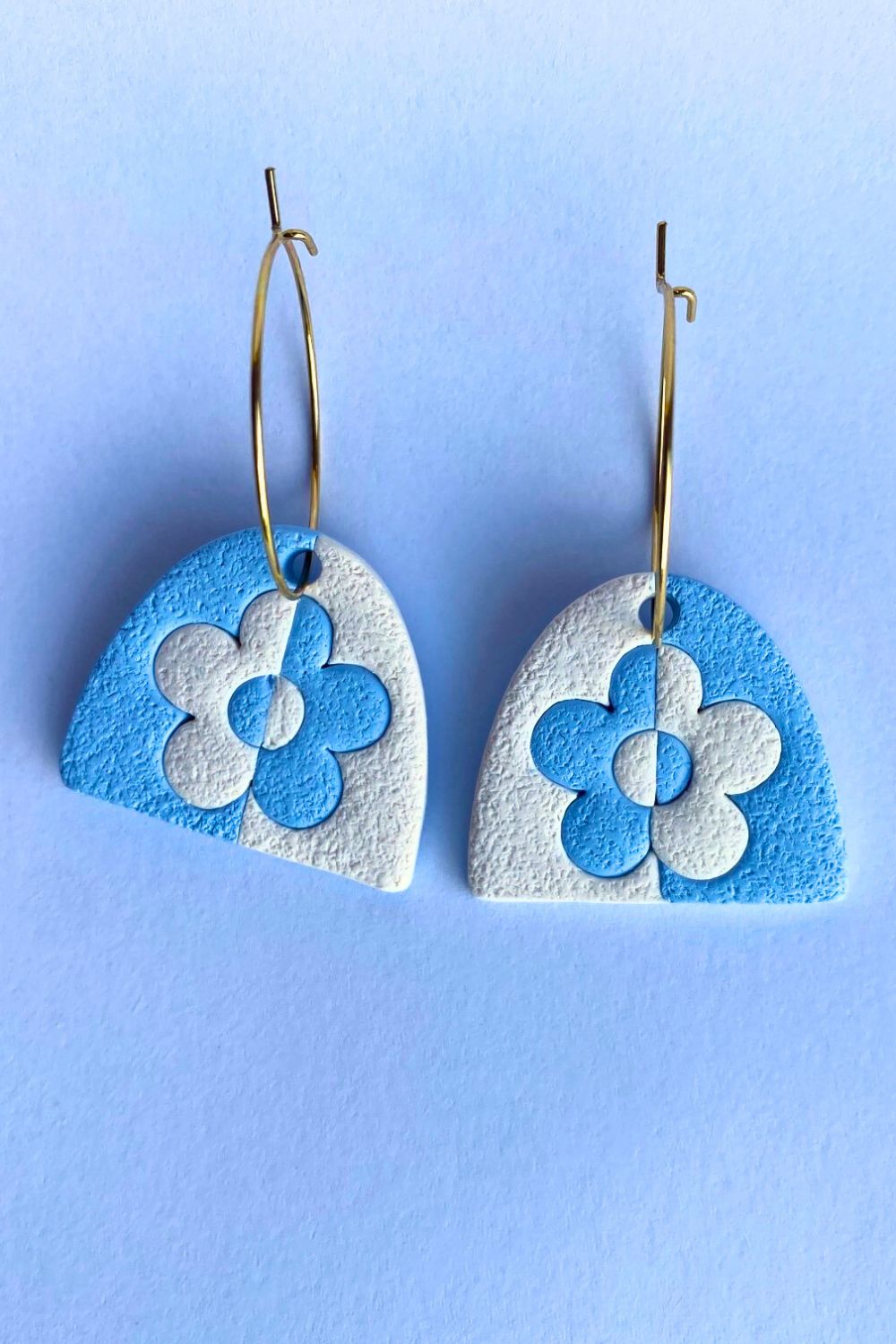 2-Colour Daisy Arches - Pale Blue + White